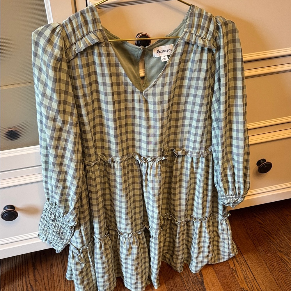 Green and White Tiered Bishop Sleeve V-Neck Dress